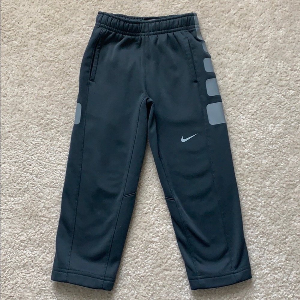 Nike therma fit 4t
